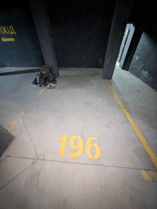 Продаж Паркомісця в ЖК Липки