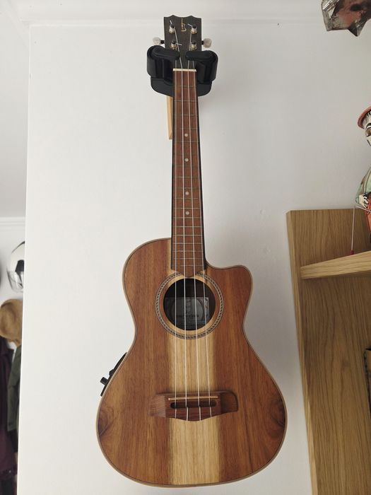 Ukulele APC c/ pré-amplificador