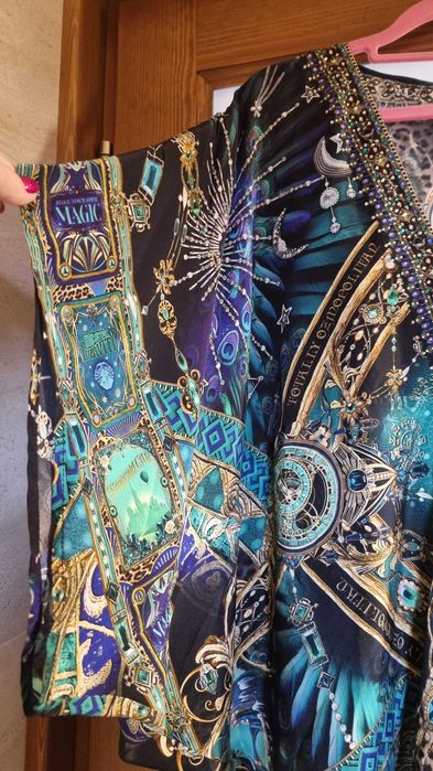Sukienka jedwabna Camilla. Kaftan. Swarovski.