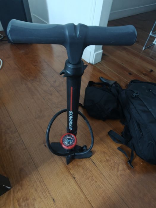 Bomba de pé Btwin 500