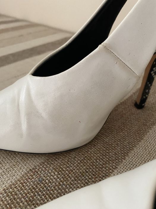 Szpilki białe Reserved 38