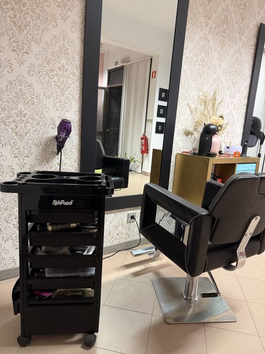 Vendo mobiliario de cabeleireiro 900€ negociavel