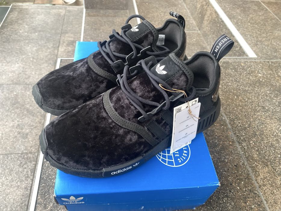Adidas nmd r1 нові