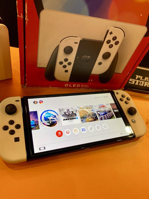 Nintendo Switch OLED з іграми у комплекті