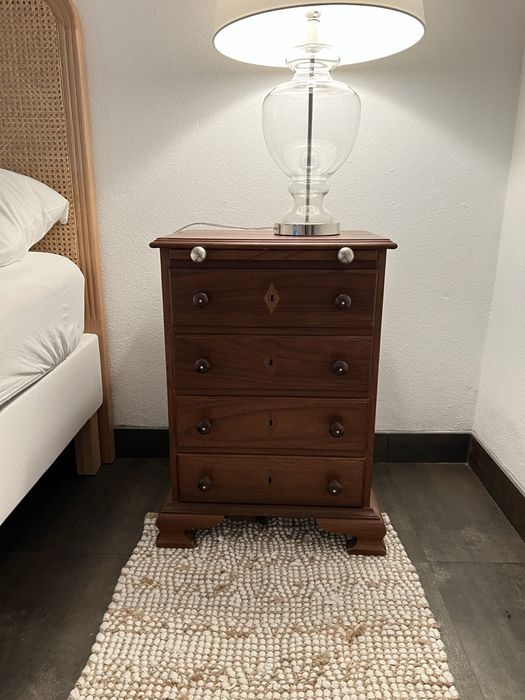 Conjunto mesas de cabeceira estilo “D. Maria”64285652241410124