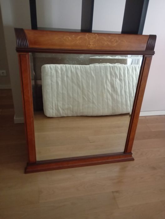 Cómoda oferta do espelho