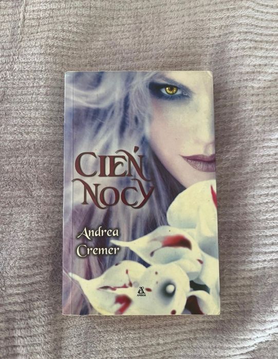 ,,Cień nocy" Andrea Cremer