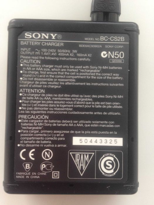 Зарядное устройство Sony   Battery Charger   BC-CS2B для аккумуляторов