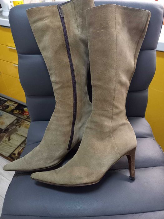Botas de Cano alto em Pele Nº36
