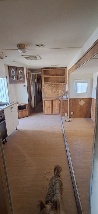 Alugo casa pré-fabricada
