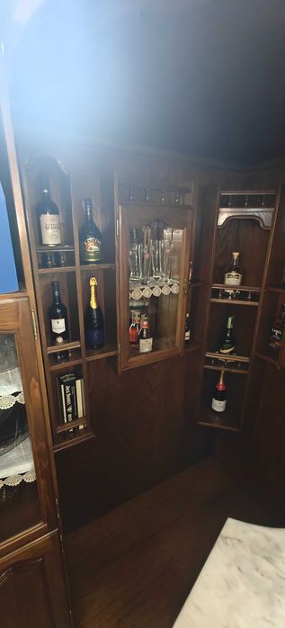 Móvel Bar em formato de canto