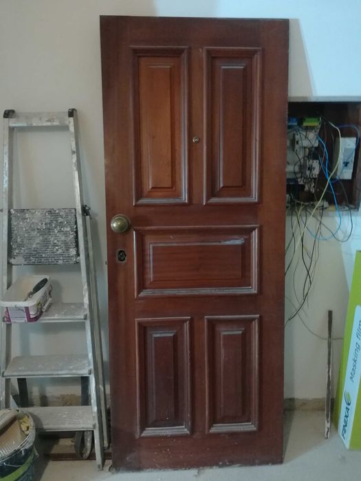 Porta usada em mogno