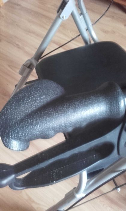 Sprzedam chodzik balkonik