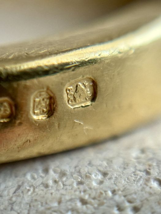 Anel memória quase completa em ouro com 19 diamantes/brilhantes