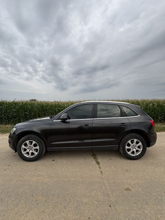 Продам Audi q5 2.0tdi 2010