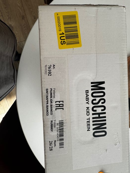 Sprzedam śniegowce dziecięce moschino rozm 26 -28