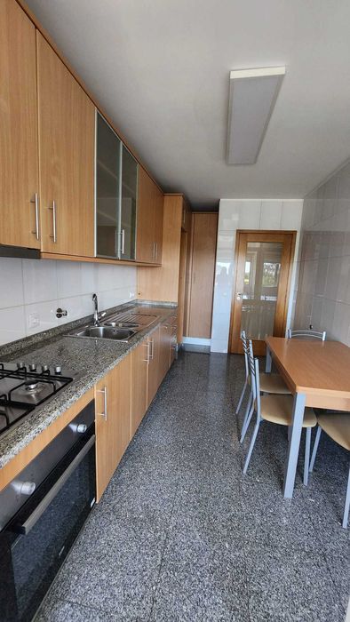 Apartamento T2 em Azurara