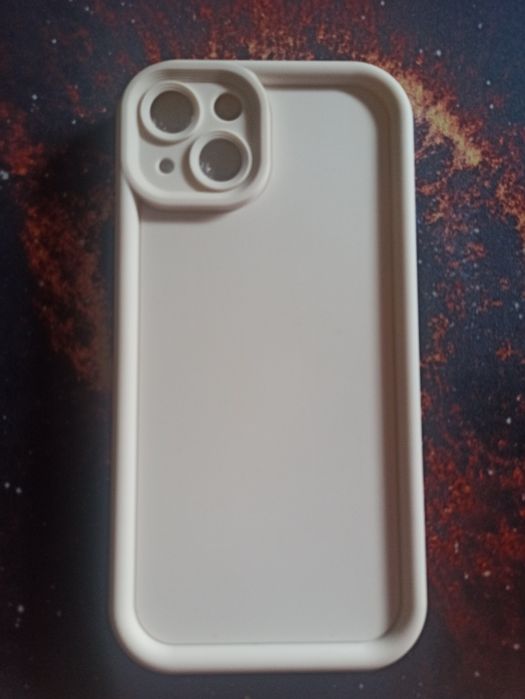 Чехол на iPhone 13