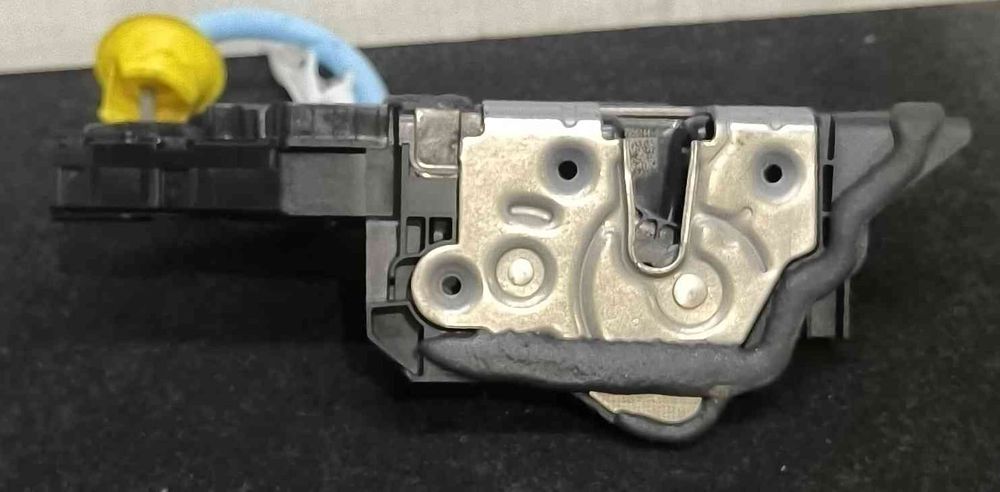Fechadura / Fecho Porta Trás Direito 7956144-07 - BMW 1