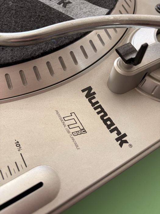 Numark TTUSB – Gira-discos / Turntable USB