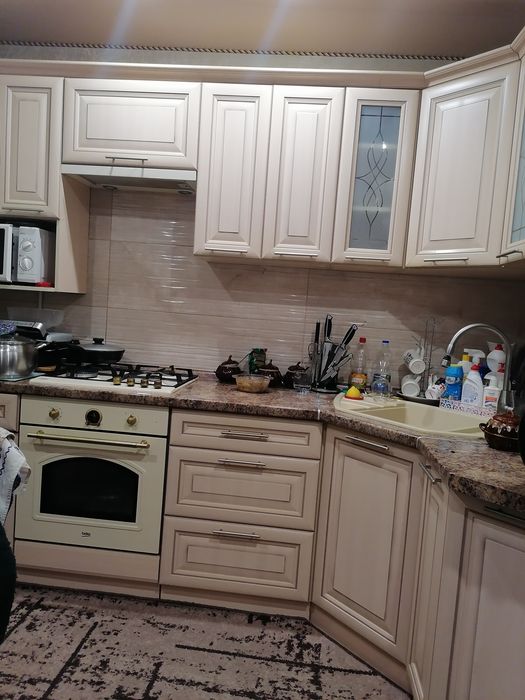 Продам 2х.к  кв 5/5эт дома в центре