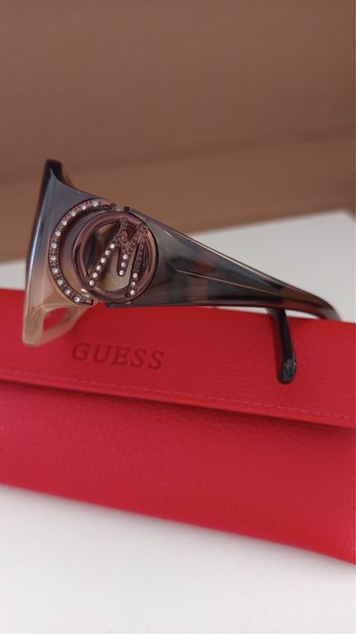 Óculos de sol Guess