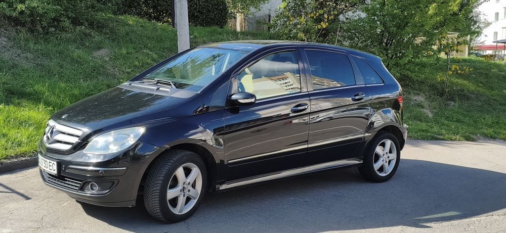 Продам автомобіль мерседес бенц b180