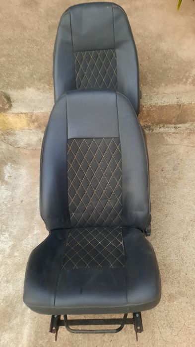 Bancos ( foram aplicados num mini clássico)