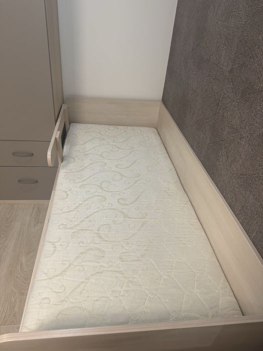 Дитячі меблі комплект