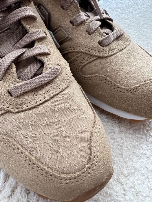 Sapatilhas New Balance novas (2 pares, 2 cores diferentes)