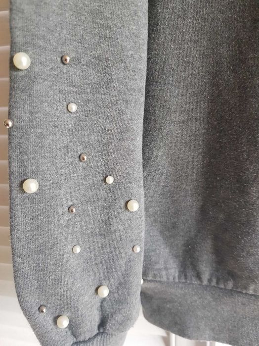 Bluza S oversize szara z perełkami