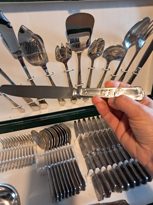 Faqueiro como novo, 180 peças em inox