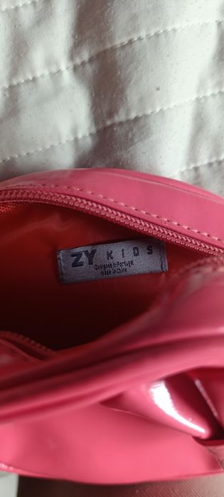 Malas, carteiras de menina