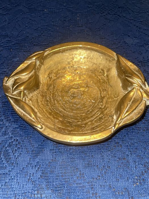 Бронзовая пепельница,вес 1кг 064 гр