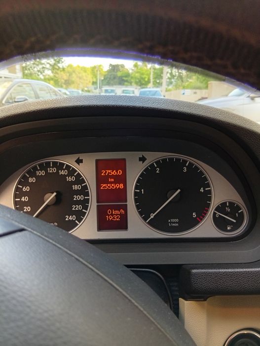 Car mercedes Automatic470569935544012802
