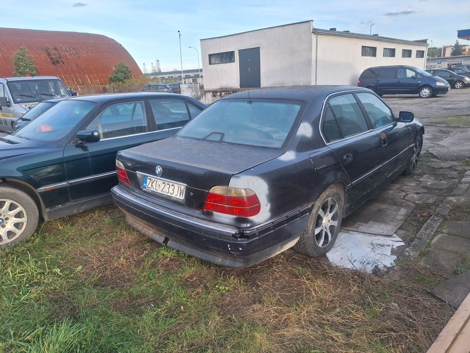 BMW e38 728iA na części