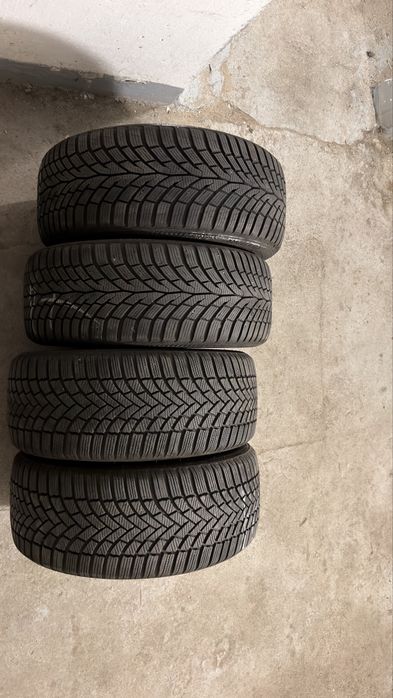 Opony zimowe 225x45x17 Continental i Bridgestone