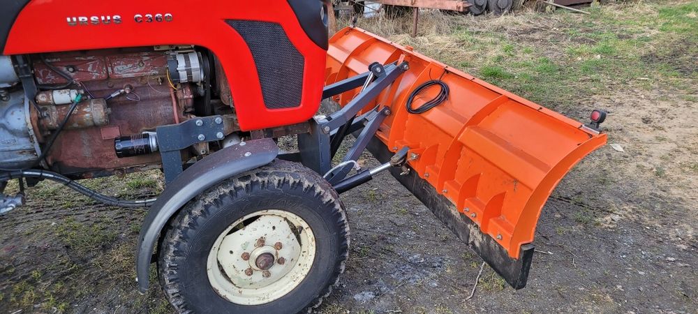 Pług do śniegu Ursus c360 2,5 m hydraulicznie regulowany oświetlenie