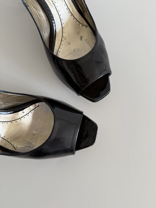 Simple Heels - buty lakierowane na obcasie