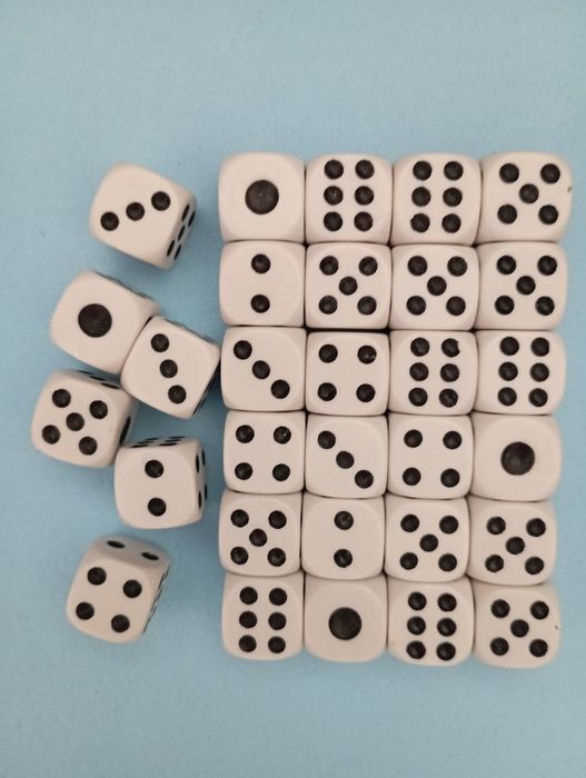 Кубіки гральні кості