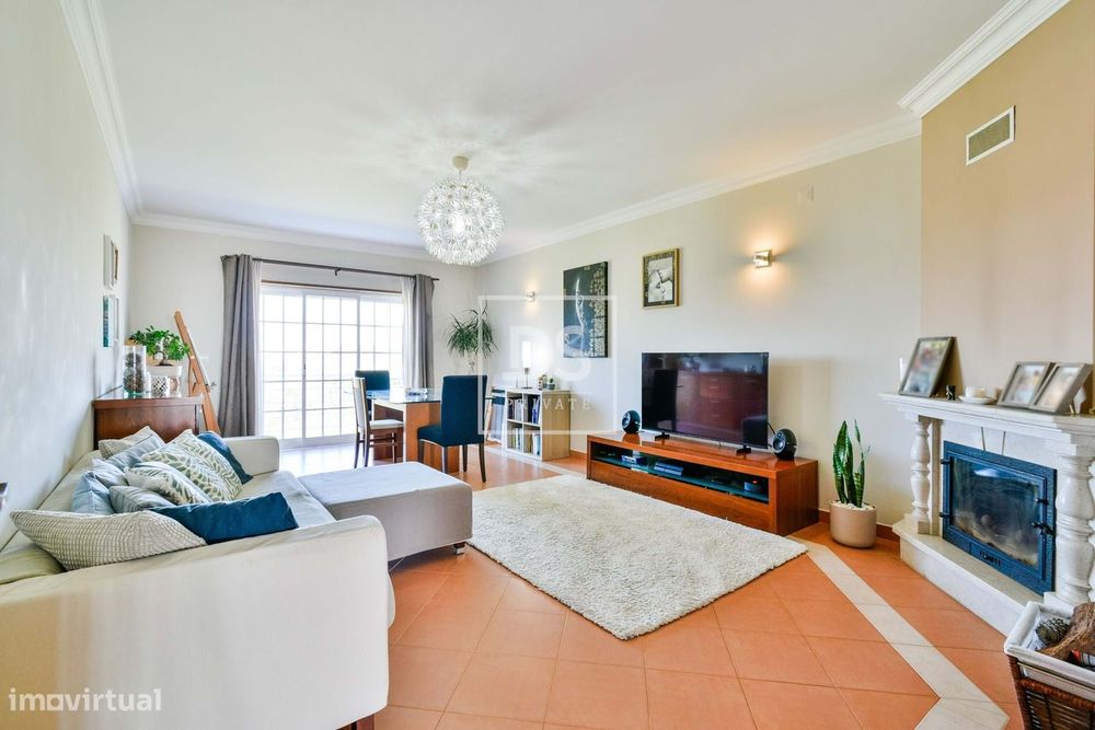 Duplex T2+2 com Terraço e Vista Mar na Ericeira | Estacionamento e Arr