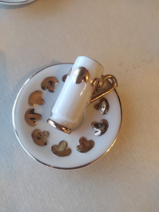 Conjunto de 5 chávenas diferentes em pasta de Limoge