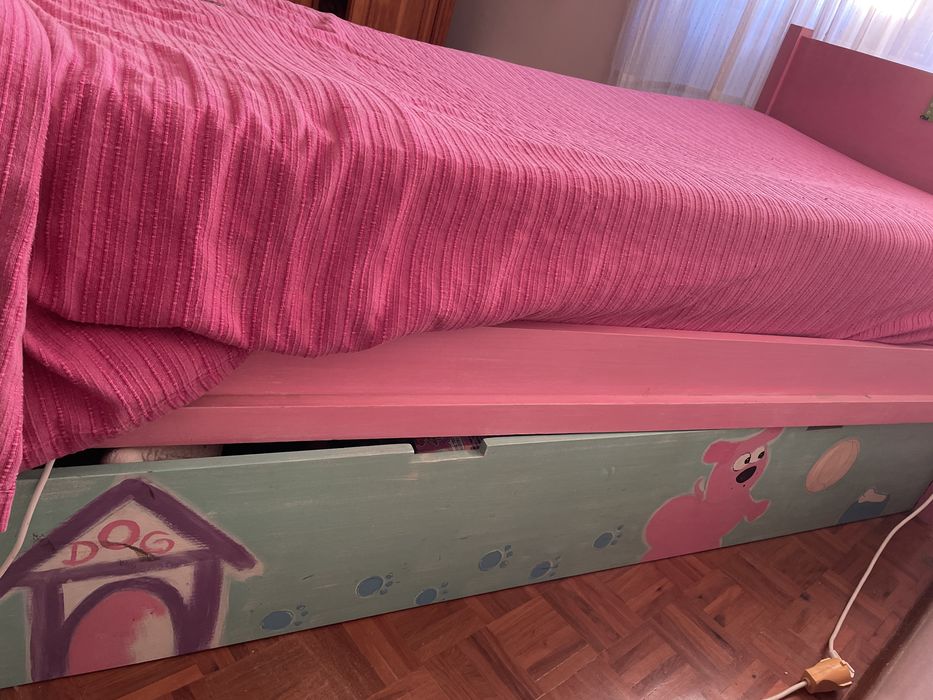 Cama de criança em madeira maciça com gavetãoe e colchao molaflex