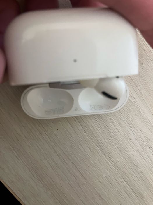 наушники air pods pro 1 с одним левым наушником и кейс