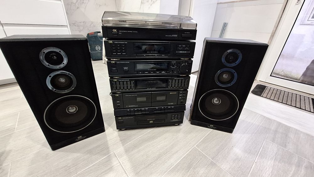 Sistema Hi-Fi completo com gira-discos + colunas (CIE) - AVARIADO

Vendo sistema