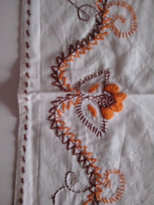 Toalha de mesa bordada à mão64738048657409124