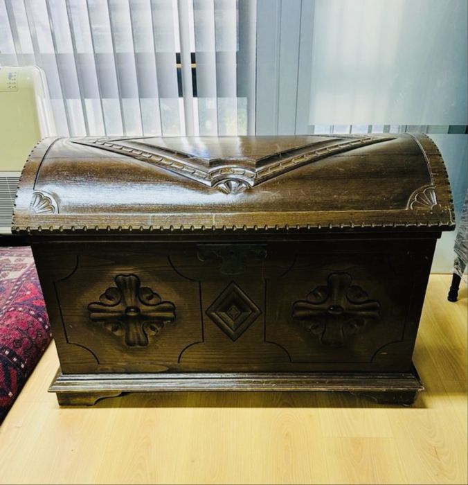 Arca/Baú em madeira carvalho