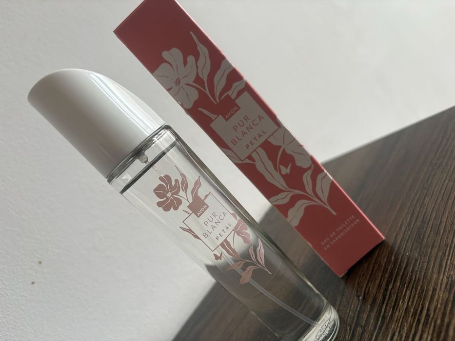 Perfum firmy avon