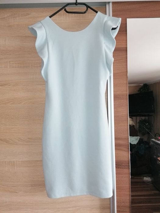 Miętowa sukienka Reserved xs na s falbanki