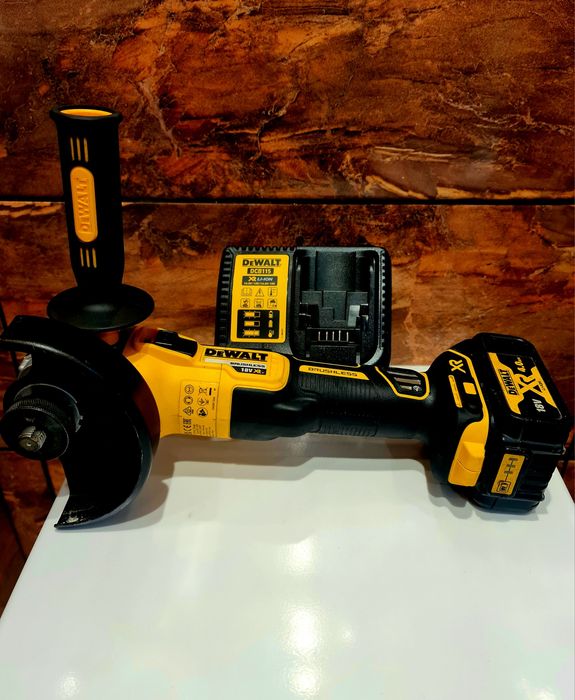 Безщіткова Кутова Шліфмашинка DeWalt dcg405